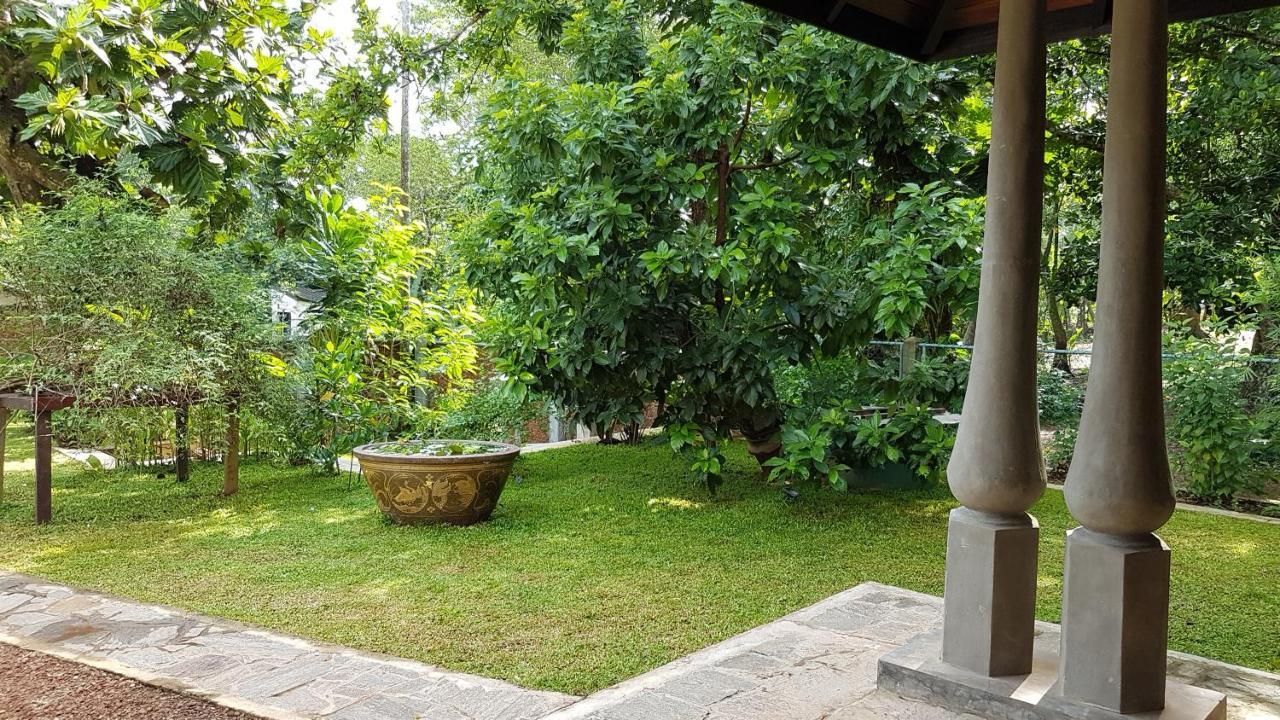 Siriniwasa Luxury Villa With Private Pool Induruwa Eksteriør bilde